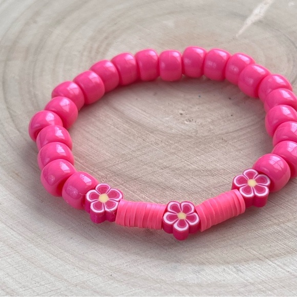 Handcrafted Floral Pink Beaded Bracelet - Picture 2 of 7
